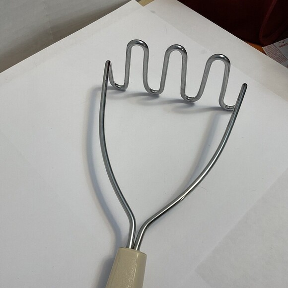 Vintage Stainless Potato Masher Onion Handle Good condition - Picture 5 of 6
